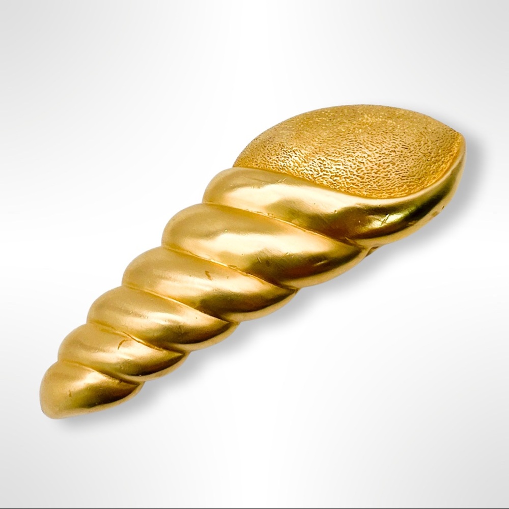 1980’s Accessocraft NYC Large Gold Shell Buckle
